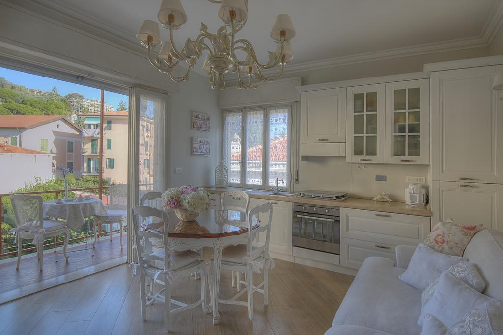 Casa Grandis Dimora Di Charme Nel Cuore Di Bordighera Apartment ภายนอก รูปภาพ